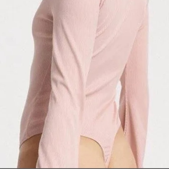 Free People Intimately Charli Pink Bell Sleeve V-Neck Thong Bodysuit - NEW - Picture 2 of 8